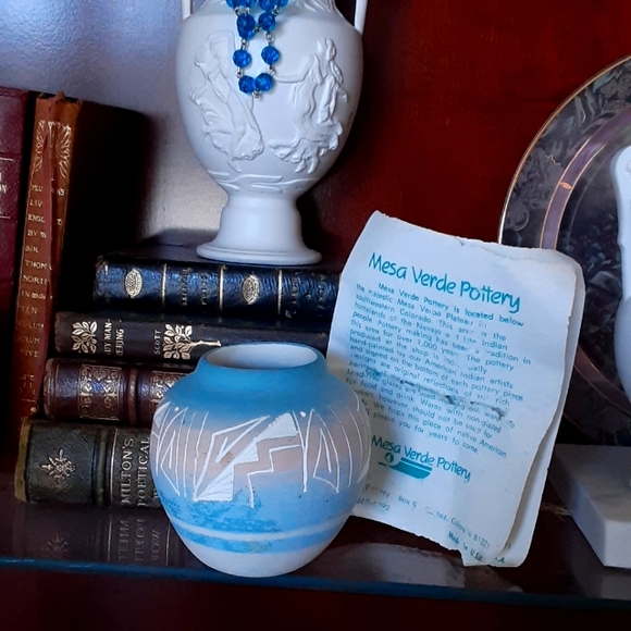 Signed Small Mesa Verde Pottery Vessel USA Navajo COLORADO - Picture 1 of 6